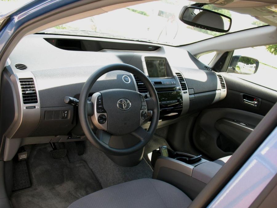  Toyota Prius Touring 2007 года  (фото 21 из 30)